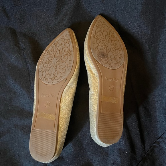 Sparkly gold flats size 7 - Picture 4 of 8